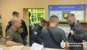 donechchini-dbr-vikrilo-pracivnikiv-centru-komplektuvannya-yaki-vidavali-uhilyantam-fiktivni-dokumenti-dlya-peretinu-derzhavnogo-kordonu