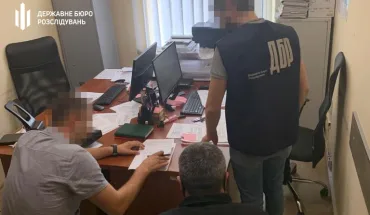 Побиття громадян у відділі поліції: ДБР затримало двох дільничних у Миколаївській та Івано-Франківській областях