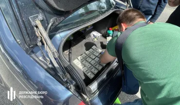 За матеріалами ДБР 5 років позбавлення волі отримали митники Черкащини за отримання хабаря (2)