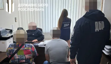 На Вінниччині ДБР викрило державного виконавця, який хотів видурити гроші у боржника (2)