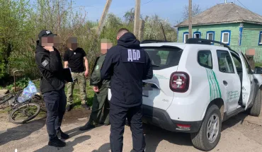 dbr-zatrimalo-kerivnika-zapovidnika-z-zhitomirshhini-yakij-organizuvav-nelegalnij-zbut-derevini-3 (1)