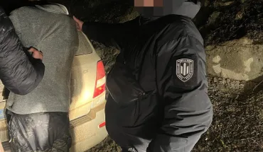 На Івано-Франківщині ДБР викрило лісника зі спільником, які намагались організувати канал переправлення ухилянтів через кордон (1)