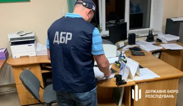 На Тернопільщині ДБР викрило заступника начальника Держпродспоживслужби на системних поборах імпортерів квітів (3)