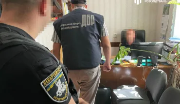 ДБР повідомило про підозру поліцейському з Одещини, який за хабар обіцяв закрити справу щодо водіння у нетверезому стані