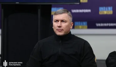 ДБР затримало Романа Гринкевича – одного з підозрюваних у справі про закупівлю неякісного військового одягу для потреб ЗСУ (ВІДЕО)