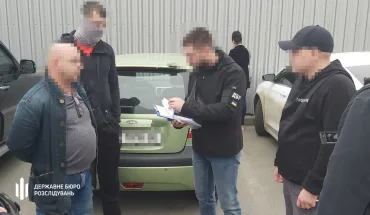 ДБР затримало у Харкові двох військових, які за гроші допомагали ухилянтам (3)