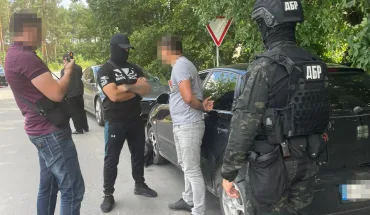 ДБР викрило поліцейського (3)