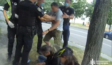 ДБР підозрює чотирьох столичних поліцейських у побитті адвоката та перешкоджанні його діяльності (1)