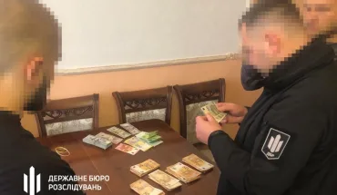ДБР викрило у Чернівцях чергову схему виїзду за кордон для військовозобов’язаних (2)