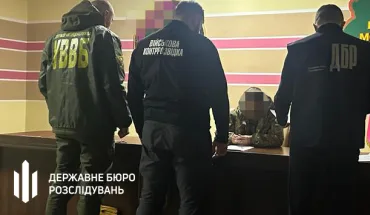 ДБР повідомило про підозру двом правоохоронницям, які продавали інформацію з закритої державної бази даних