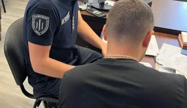ДБР повідомило про підозру посадовцю військової частини Рівненщини, який протиправно призначав доплати донці свого колеги (1)