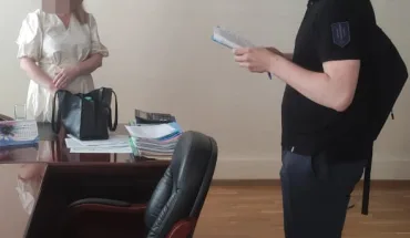 ДБР провело обшуки у керівниці одного з регіональних управлінь податкової, яка купляла елітну нерухомість у Києві та сплачувала податки в рф (2)