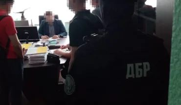 ДБР викрило адвокатів, які намагалися заробити на власниках захопленого рейдерами підприємства (ВІДЕО)