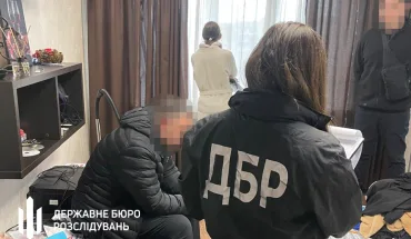 ДБР у Кивому Розі затримало правоохоронця, який викрав сотні тисяч гривень у померлих пенсіонерів (2)