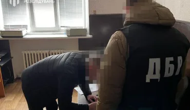 ДБР викрило на Дніпропетровщині банду поліцейських, які силою вибивали гроші у громадян (ВІДЕО)
