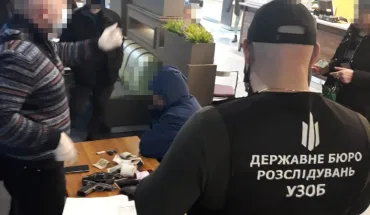 Судитимуть двох адвокатів, які за 15 тис. доларів США обіцяли громадянину працевлаштувати його до ДБР