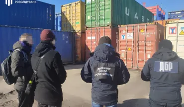ДБР виявило на Одеській митниці ще кілька сотень прихованих від розмитнення контейнерів (1)