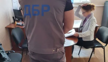 ДБР повідомило про підозру інспекторці митного посту, яка сприяла комерсантам в ухиленні від сплати податків на понад 3,3 млн грн