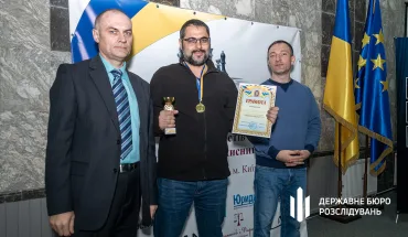 Працівник ДБР зайняв перше місце у благодійному шаховому турнірі на підтримку Збройних Сил України (1)