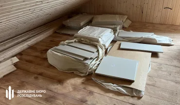 ДБР затримало проректора військової академії, який змушував підлеглих будувати йому будинок (2)