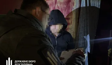 У Запоріжжі ДБР затримало подружжя, яке влаштувало «сімейний бізнес» на дезертирах (2)