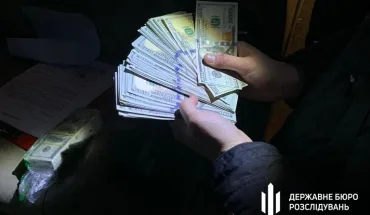 Збут підроблених 62 000 доларів США на Київщині – ДБР завершило досудове розслідування