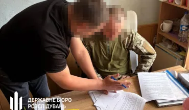 На Черкащині ДБР викрило інспектора колонії, який намагався збути наркотики засудженим