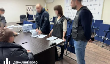 ДБР підозрює депутата міськради на Кіровоградщині в організації закупівлі неякісного одягу для військових (2)