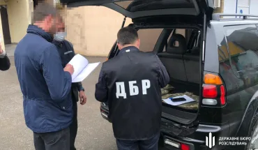 ДБР підозрює шістьох митників, які завдали збитків на 17 млн гривень під час розмитнення спирту