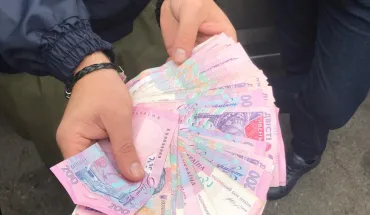 На Львівщині двох податківців затримано "на гарячому" під час одержання хабара