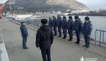 ДБР повідомило про підозру експравоохоронцю, який допоміг росіянам захопити табір «Артек» в Криму (2)