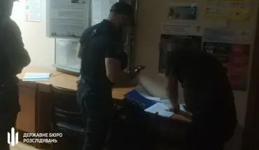 В Одесі ДБР затримало інспектора Держпраці, який наживався на неоформлених працівниках місцевого ресторану (4)