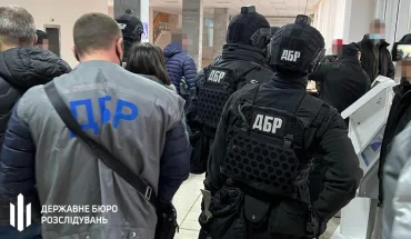 ДБР повідомило про підозру прикордоннику та спільнику, які хотіли організувати контрабанду цигарок (1)