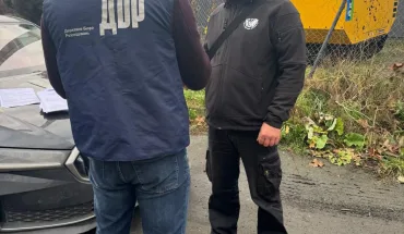 ДБР викрило п’ятьох прикордонників, які допомогли понад сотні чоловіків незаконно виїхати за кордон (2)