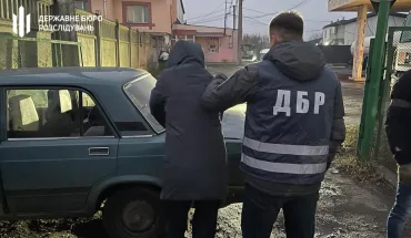 ДБР викрило поліцейського на вимаганні хабаря у іноземця, який вчинив смертельну ДТП на Сумщині