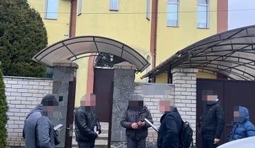 На Дніпропетровщині ДБР затримало колишніх посадовців податкової, які завдали державі збитків на понад 56 млн грн (5)