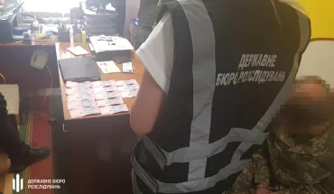 У Бердянську ДБР викрило заступника начальника військкомату, який вимагав хабар за ухилення від строкової служби