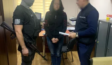 ДБР затримало збирачку податків з купянська