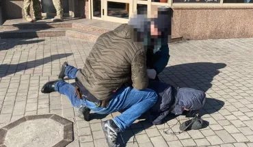 Хабар у сумі 20 000 доларів США – посадовець ДФС постане перед судом