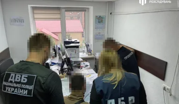 ДБР повідомило про підозру трьом поліцейським, які напали та пограбували перехожих у Харкові