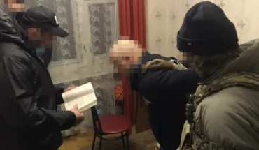 ДБР викрило підполковника податкової, який передавав терористичній організації «ДНР» секретні дані