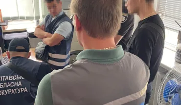 ДБР затримало правоохоронця з Кременчука, який тиснув на свідка та притягував до відповідальності невинну ос (1)