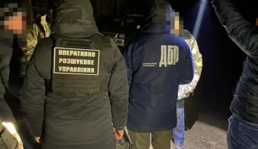 На Закарпатті ДБР викрило групу осіб, за участю прикордонника, які незаконно переміщували через держкордон людей та тютюнові вироби 