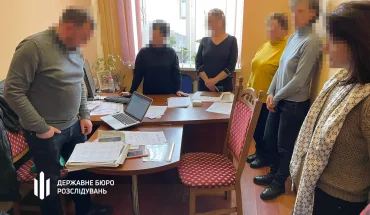 На Прикарпатті ДБР викрило посадовців, які організували «бізнес» з переправляння чоловіків за кордон (2)