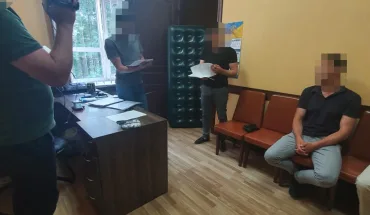 Вимагання 250 тисяч доларів США – ДБР, СБУ та ОГП викрили злочинну групу, до складу якої входив працівник СБУ 