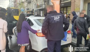 160 тис. доларів США за «вирішення» земельних питань в Мін’юсті — ДБР оголосило підозру адвокатесі (ВІДЕО)