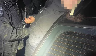 ДБР викрило схему незаконного переправлення правоохоронцем через державний кордон чоловіків призовного віку (2)