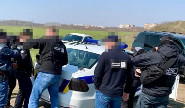 Вимагання хабарів та збут наркотиків - Одеські поліцейські постануть перед судом