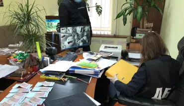 «Відкати» за отримання соціальних виплат: У Харкові слідчі ДБР затримали поліцейського