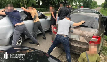 ДБР заблокувало новий канал незаконного переправлення військовозобов’язаних до країн Європи (1)